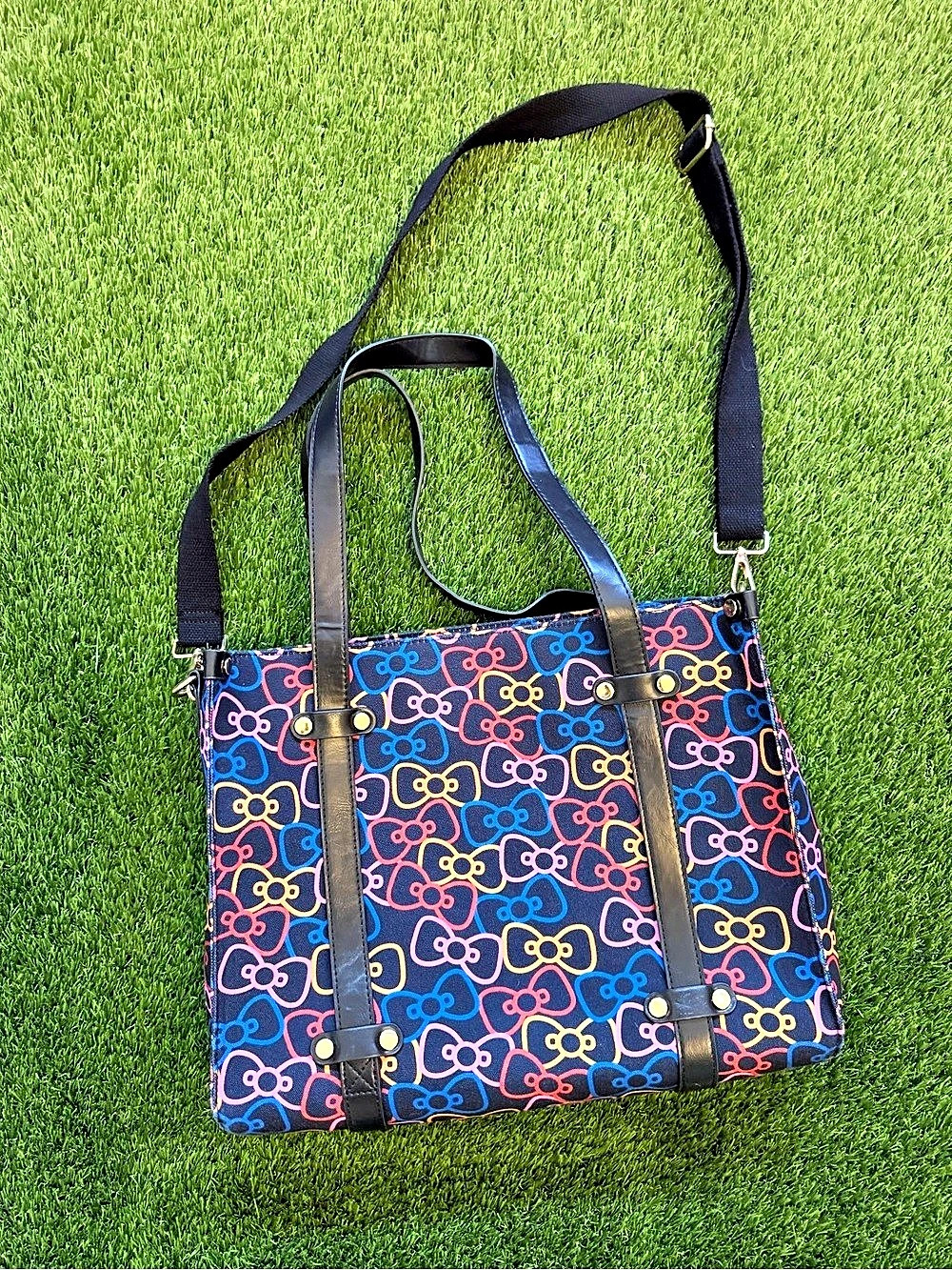 Hello kitty Patterned Tote in Black & Pink